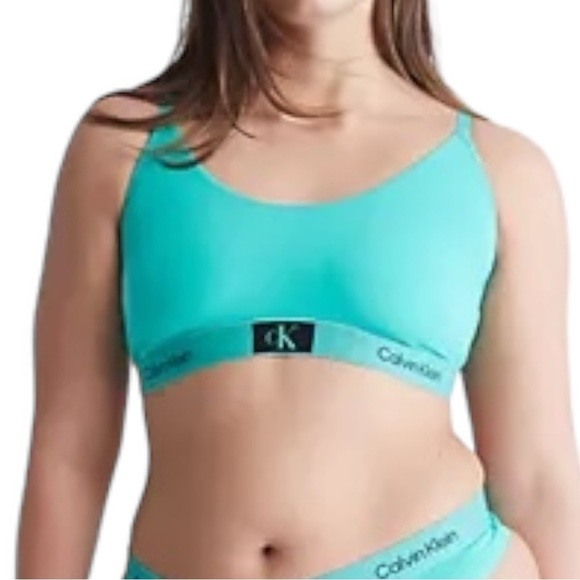Calvin Klein New with tags
1996 Plus Size Unlined Bralette Size: 2X - Picture 9 of 9